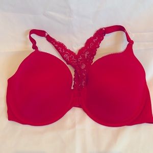 Red VS Body by Victoria front close racerback. 38DDD